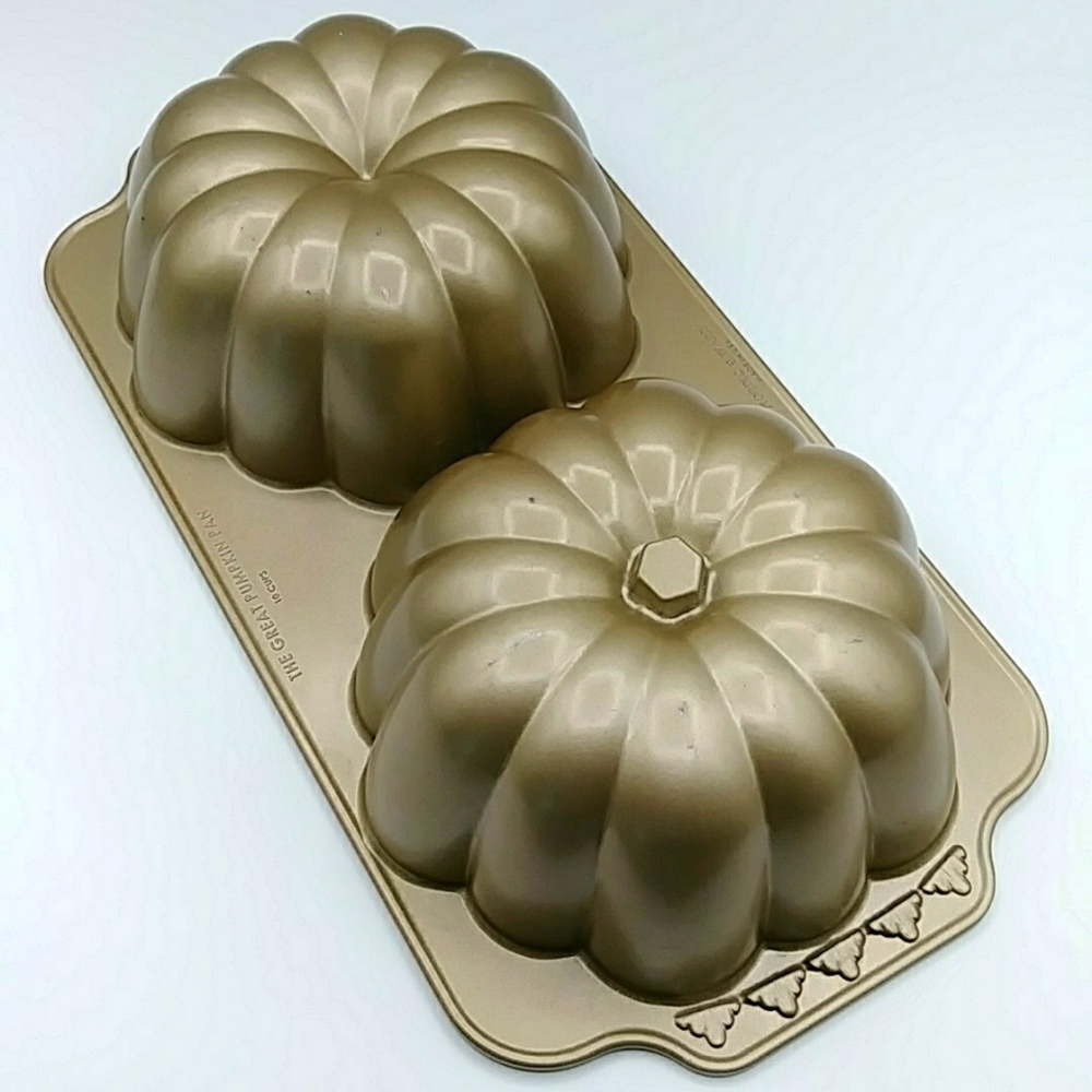 Nordic Ware The Great Pumpkin Pan. USA